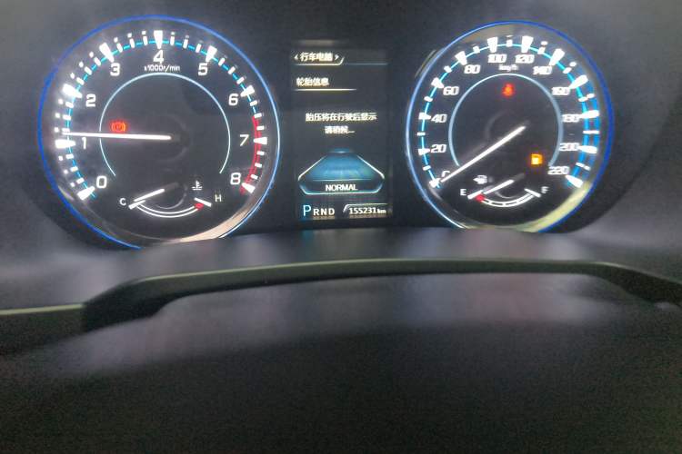 Used CHANGAN CS95 2017 2.0T Two-Wheel Drive Zhiyuan Edition Odometer Close Up