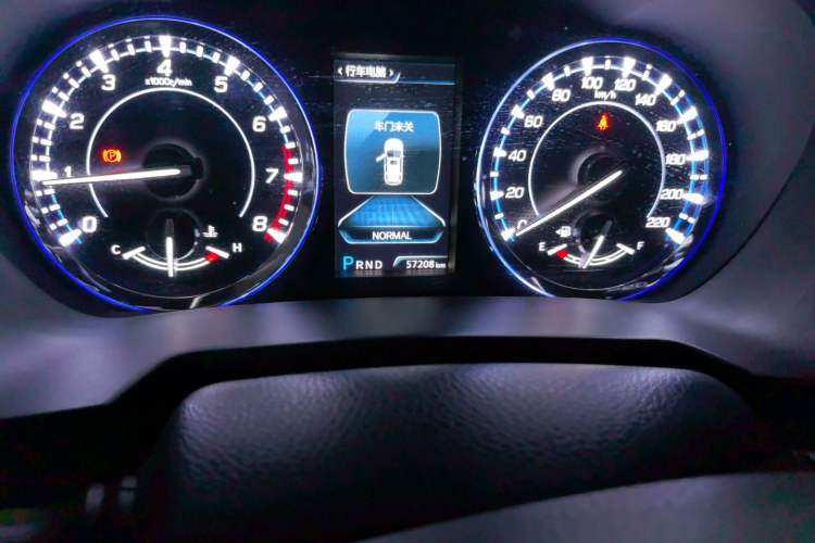 Used CHANGAN CS95 2017 2.0T Two-Wheel Drive Zhitu Edition Odometer Close Up
