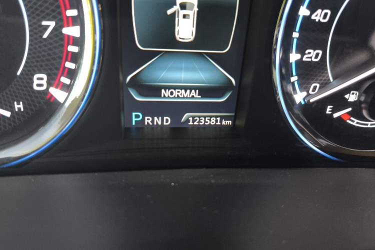 Used CHANGAN CS95 2017 2.0T Two-Wheel Drive Zhitu Edition Odometer Close Up