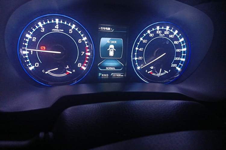 Used CHANGAN CS95 2017 2.0T Four-Wheel Drive SmartDrive Edition Odometer Close Up