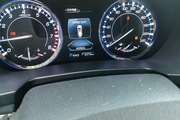 Used CHANGAN CS95 2017 2.0T Two-Wheel Drive Zhituo Edition Odometer Close Up