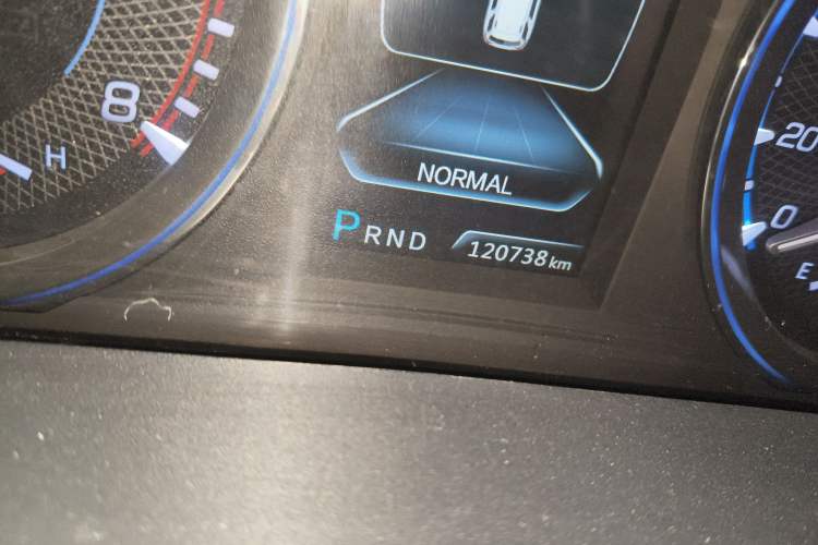 Used CHANGAN CS95 2017 2.0T Four-Wheel Drive SmartDrive Edition Odometer Close Up