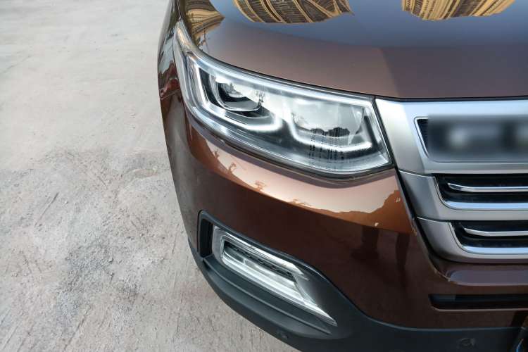Used CHANGAN CS95 2017 2.0T Four-Wheel Drive SmartDrive Edition Right Front Headlight