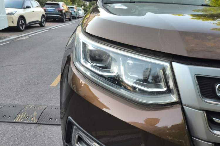Used CHANGAN CS95 2017 2.0T Two-Wheel Drive Zhitu Edition Right Front Headlight