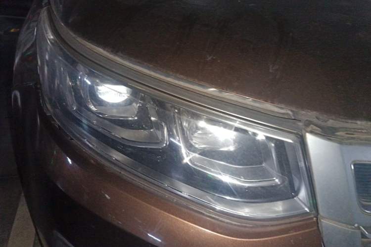 Used CHANGAN CS95 2017 2.0T Four-Wheel Drive SmartDrive Edition Right Front Headlight