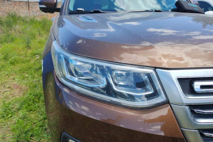 Used CHANGAN CS95 2017 2.0T Four-Wheel Drive SmartDrive Edition Right Front Headlight