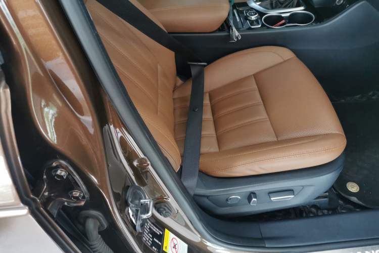 Used CHANGAN CS95 2017 2.0T Two-Wheel Drive Zhituo Edition Right Front Seat
