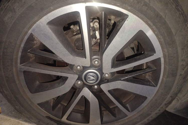 Used CHANGAN CS95 2017 2.0T Four-Wheel Drive SmartDrive Edition Right Front Wheel Hub