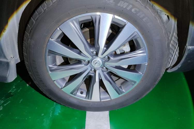 Used CHANGAN CS95 2017 2.0T Two-Wheel Drive Zhituo Edition Right Front Wheel Hub