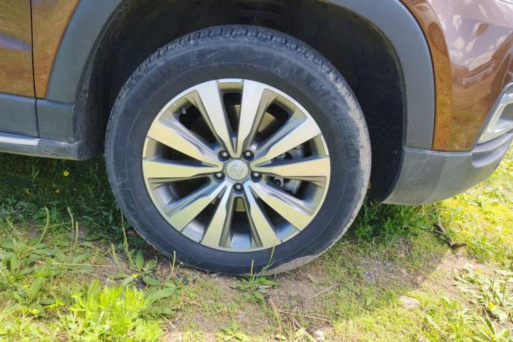 Used CHANGAN CS95 2017 2.0T Four-Wheel Drive SmartDrive Edition Right Front Wheel Hub