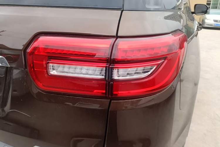 Used CHANGAN CS95 2017 2.0T Four-Wheel Drive SmartDrive Edition Right Rear Taillight