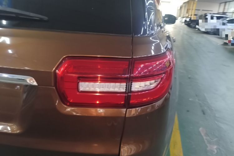 Used CHANGAN CS95 2017 2.0T Two-Wheel Drive Zhituo Edition Right Rear Taillight