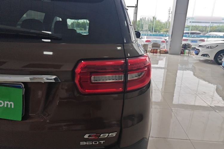 Used CHANGAN CS95 2017 2.0T Four-Wheel Drive SmartDrive Edition Right Rear Taillight