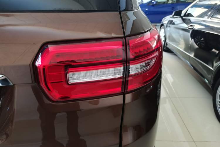 Used CHANGAN CS95 2017 2.0T Four-Wheel Drive SmartDrive Edition Right Rear Taillight