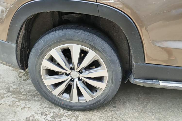 Used CHANGAN CS95 2017 2.0T Four-Wheel Drive ZhiZun Edition Right Rear Wheel Hub