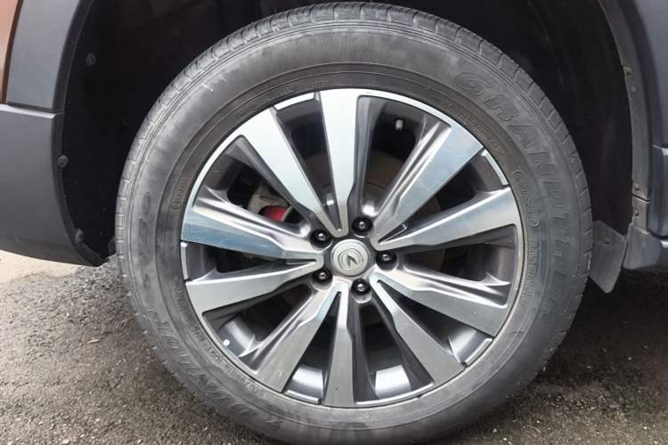 Used CHANGAN CS95 2017 2.0T Four-Wheel Drive SmartDrive Edition Right Rear Wheel Hub