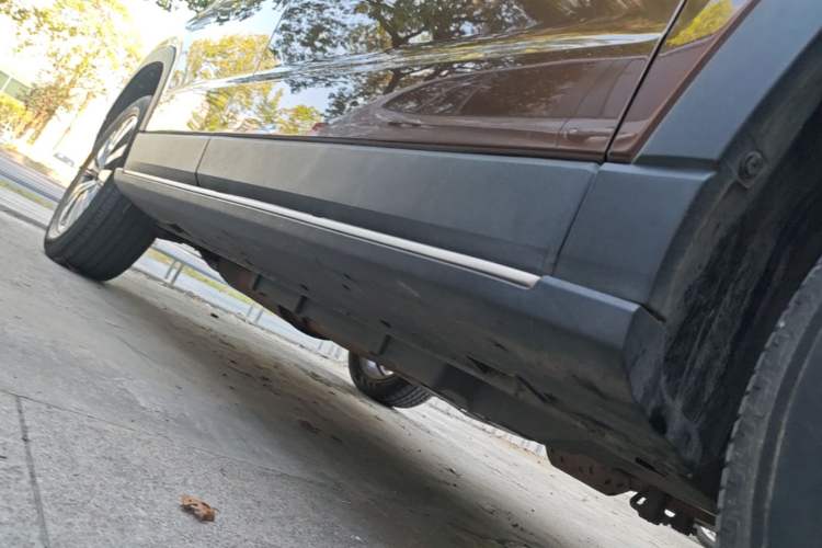 Used CHANGAN CS95 2017 2.0T Four-Wheel Drive SmartDrive Edition Right Side Sill