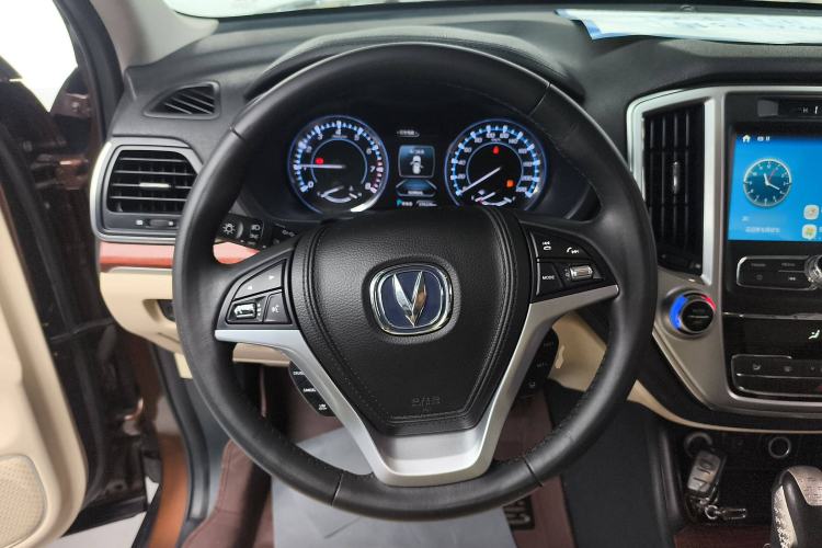 Used CHANGAN CS95 2017 2.0T Two-Wheel Drive Zhiyuan Edition Steering Wheel