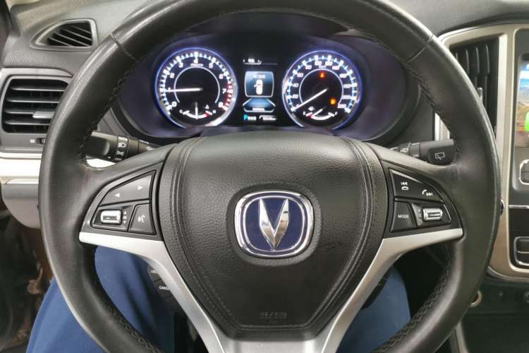 Used CHANGAN CS95 2017 2.0T Two-Wheel Drive Zhituo Edition Steering Wheel