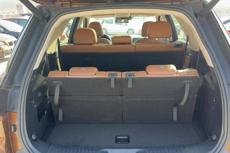 Used CHANGAN CS95 2017 2.0T Two-Wheel Drive Zhitu Edition Trunk