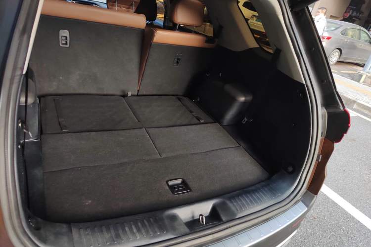 Used CHANGAN CS95 2017 2.0T Four-Wheel Drive ZhiZun Edition Trunk