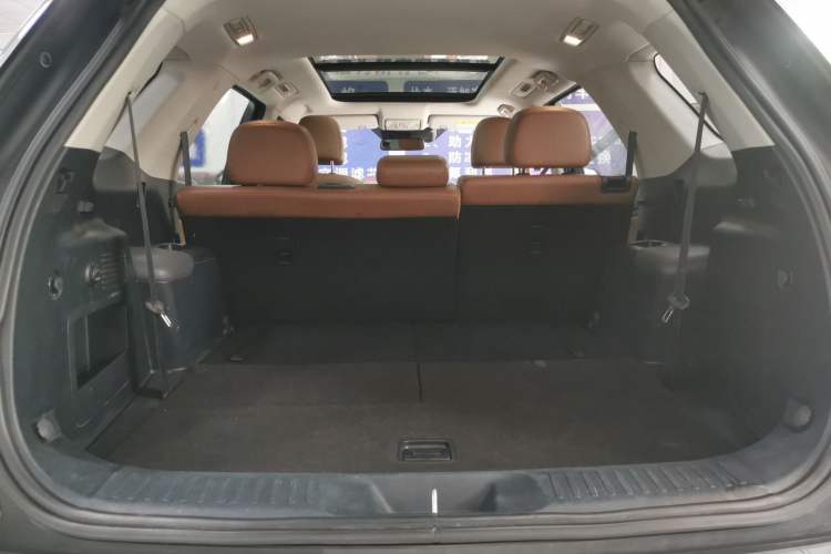Used CHANGAN CS95 2017 2.0T Two-Wheel Drive Zhituo Edition Trunk