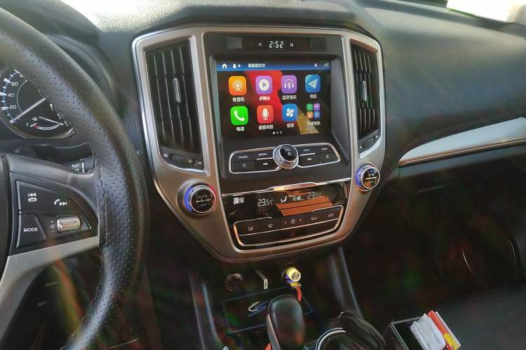 Used CHANGAN CS95 2017 2.0T Four-Wheel Drive Smart Edition Audio And AC Panel