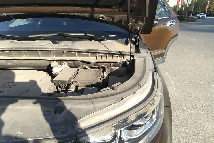 Used CHANGAN CS95 2017 2.0T Four-Wheel Drive Smart Edition Engine Bay Left