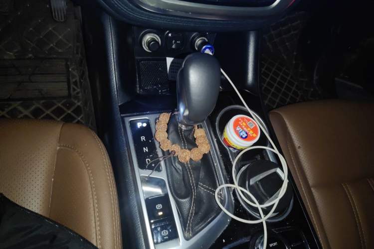 Used CHANGAN CS95 2017 2.0T Two-Wheel Drive Zhiyuan Edition Gear Lever
