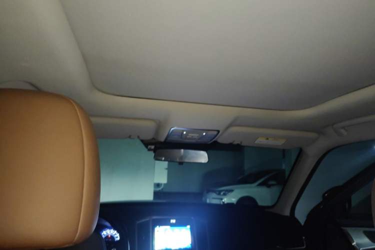 Used CHANGAN CS95 2017 2.0T Two-Wheel Drive Zhiyuan Edition Headliner