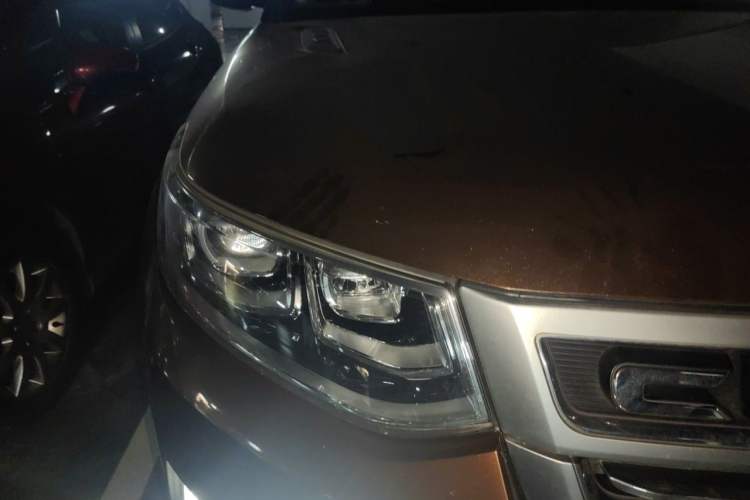 Used CHANGAN CS95 2017 2.0T Two-Wheel Drive Zhiyuan Edition Right Front Headlight