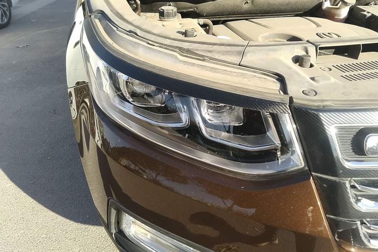 Used CHANGAN CS95 2017 2.0T Four-Wheel Drive Smart Edition Right Front Headlight
