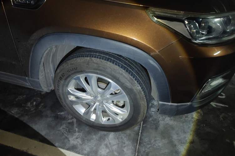 Used CHANGAN CS95 2017 2.0T Two-Wheel Drive Zhiyuan Edition Right Front Wheel Hub