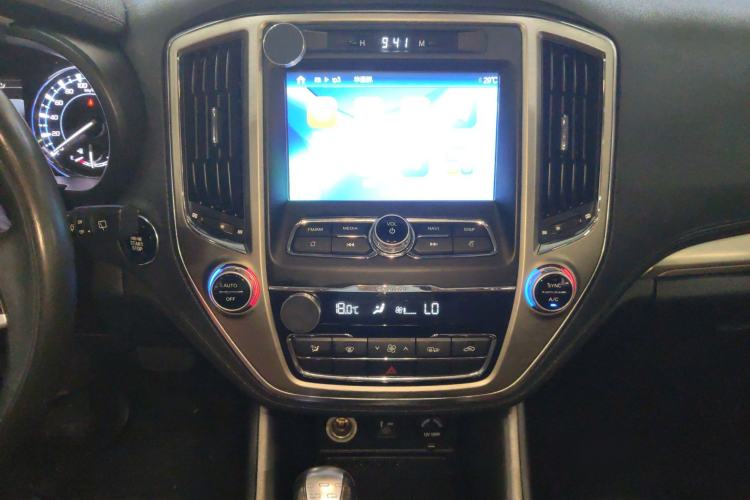 Used CHANGAN CS95 2017 2.0T Two-Wheel Drive Zhituo Edition Audio And AC Panel