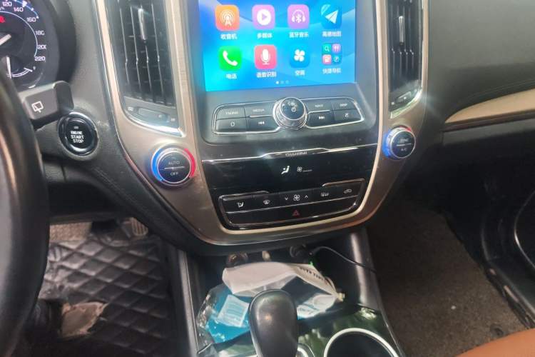 Used CHANGAN CS95 2017 2.0T Two-Wheel Drive Smart Enjoyment Version Audio And AC Panel