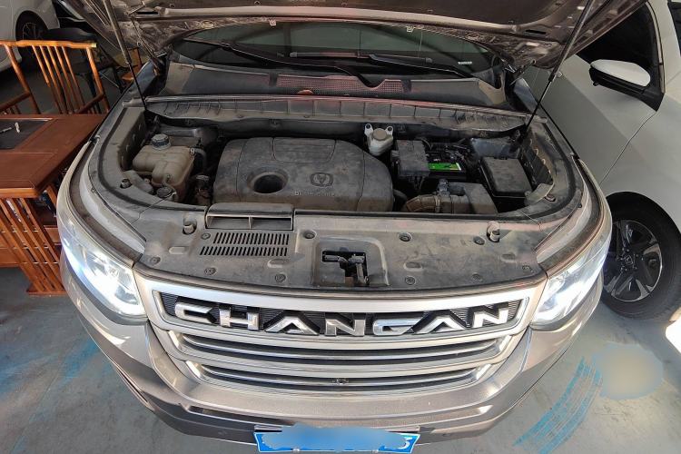 Used CHANGAN CS95 2017 2.0T Two-Wheel Drive Zhiyuan Edition Engine Bay
