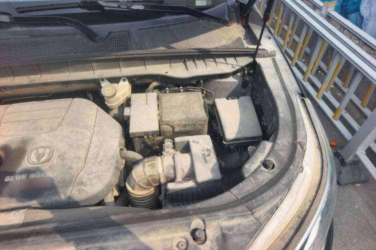 Used CHANGAN CS95 2017 2.0T Two-Wheel Drive Zhiyuan Edition Engine Bay Left