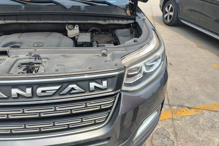 Used CHANGAN CS95 2017 2.0T Two-Wheel Drive Zhituo Edition Engine Bay Left