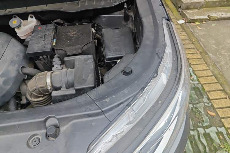 Used CHANGAN CS95 2017 2.0T Two-Wheel Drive Zhitu Edition Engine Bay Left