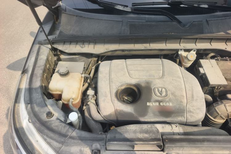 Used CHANGAN CS95 2017 2.0T Two-Wheel Drive Zhiyuan Edition Engine Bay Right