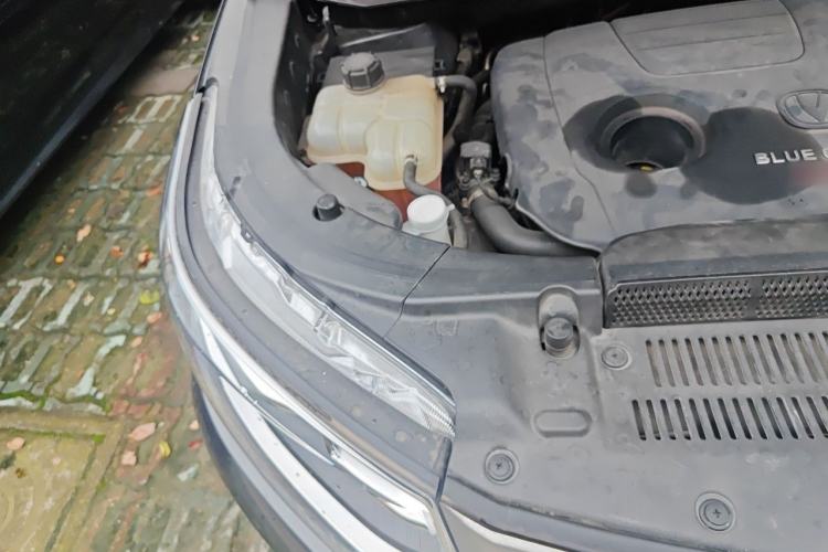 Used CHANGAN CS95 2017 2.0T Two-Wheel Drive Zhitu Edition Engine Bay Right