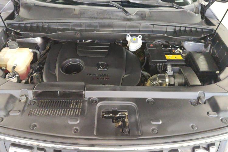 Used CHANGAN CS95 2017 2.0T Two-Wheel Drive Zhituo Edition Engine Bay
