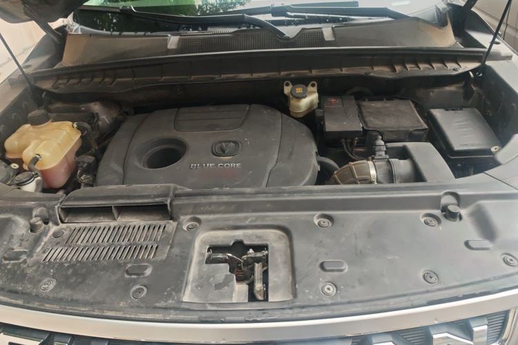 Used CHANGAN CS95 2017 2.0T Two-Wheel Drive Smart Enjoyment Version Engine Bay