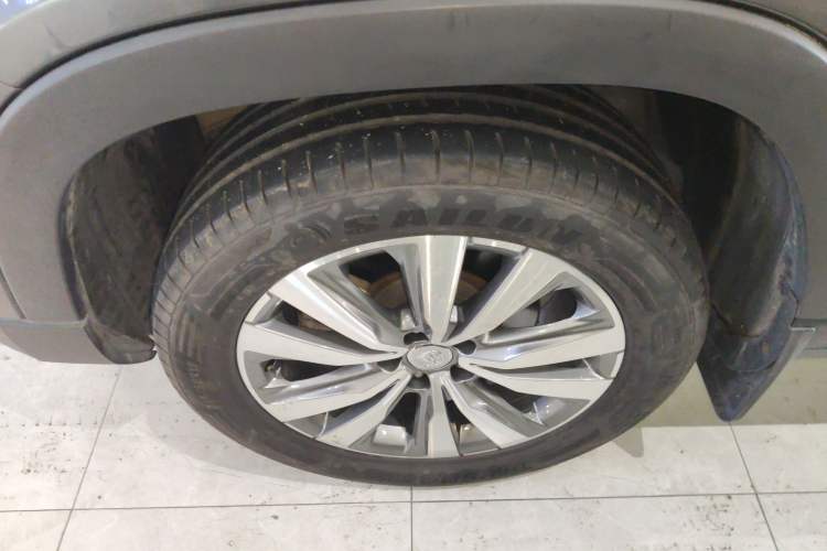Used CHANGAN CS95 2017 2.0T Two-Wheel Drive Zhituo Edition Exterior 7