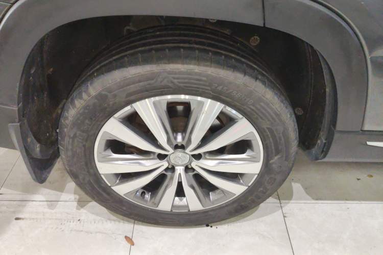 Used CHANGAN CS95 2017 2.0T Two-Wheel Drive Zhituo Edition Exterior 8