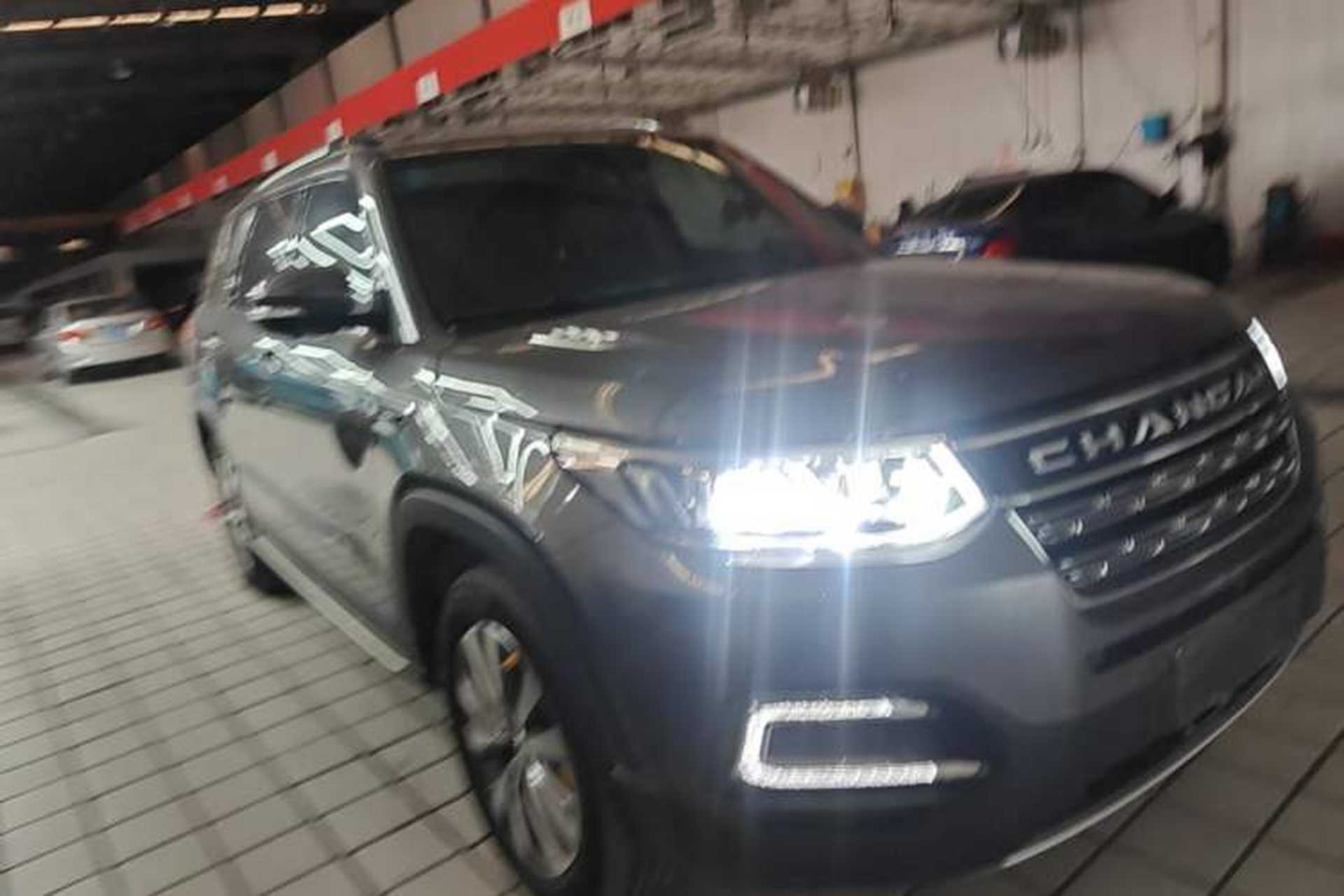 Used CHANGAN CS95 2017 2.0T Four-Wheel Drive ZhiZun Edition Front Right 45 Deg