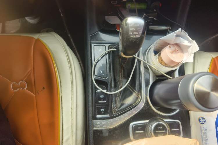 Used CHANGAN CS95 2017 2.0T Two-Wheel Drive Zhiyuan Edition Gear Lever
