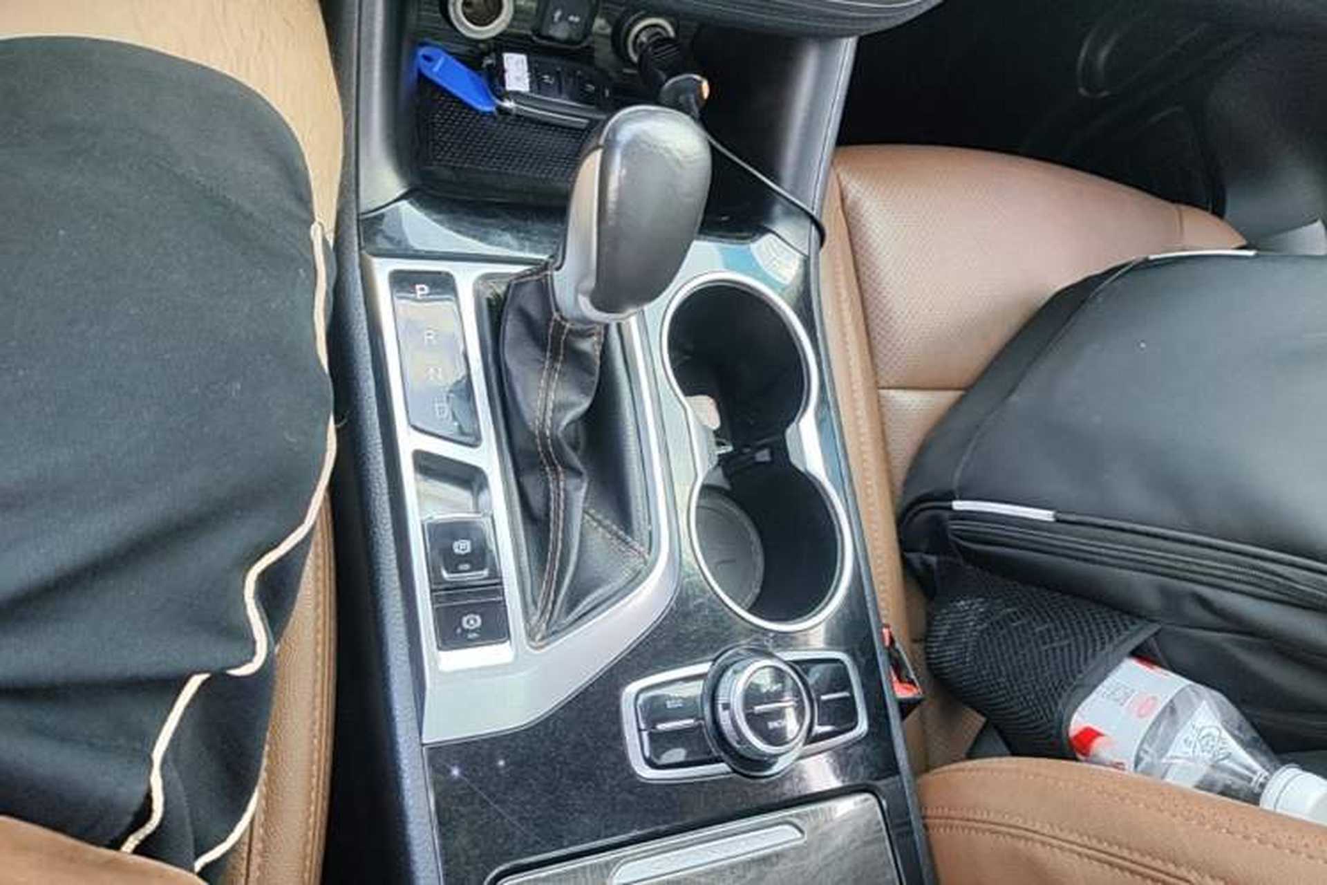 Used CHANGAN CS95 2017 2.0T Two-Wheel Drive Zhiyuan Edition Gear Lever