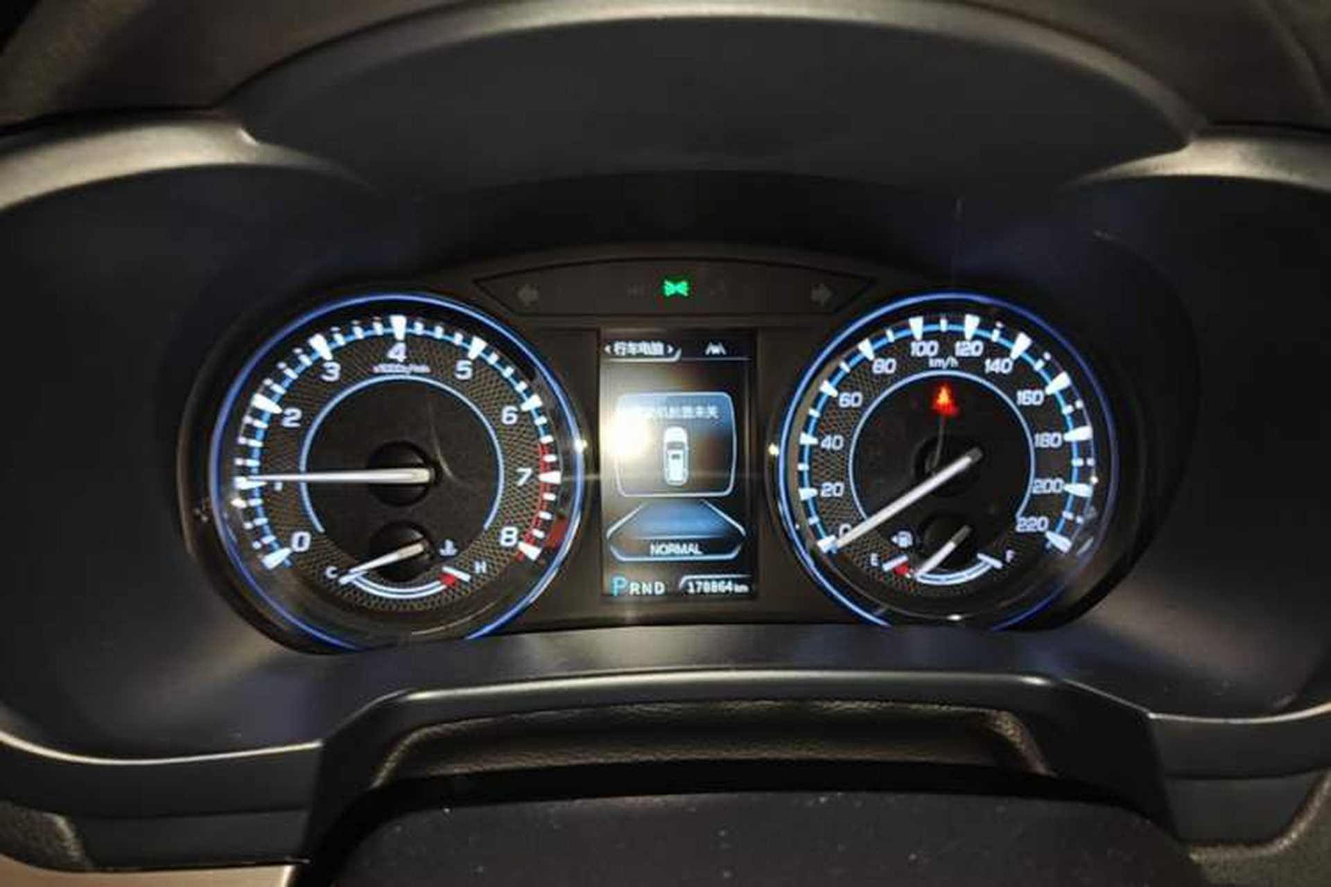 Used CHANGAN CS95 2017 2.0T Four-Wheel Drive ZhiZun Edition Instrument Cluster