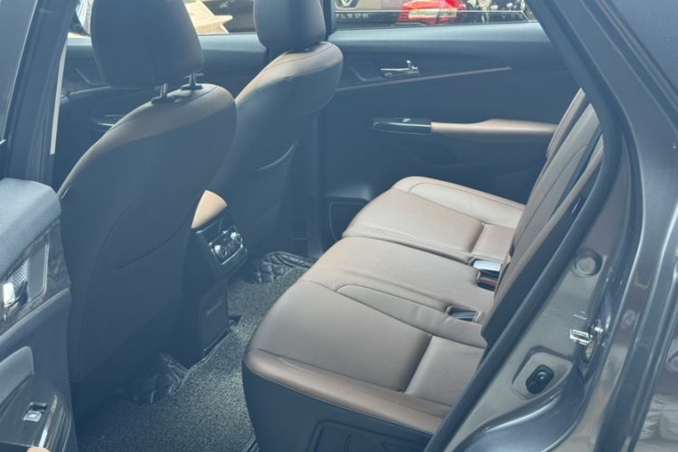 Used CHANGAN CS95 2017 2.0T Four-Wheel Drive SmartDrive Edition Interior 2